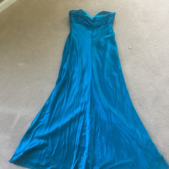 Silk Laundry by Shelli Segal Gown - Picture 3 of 3